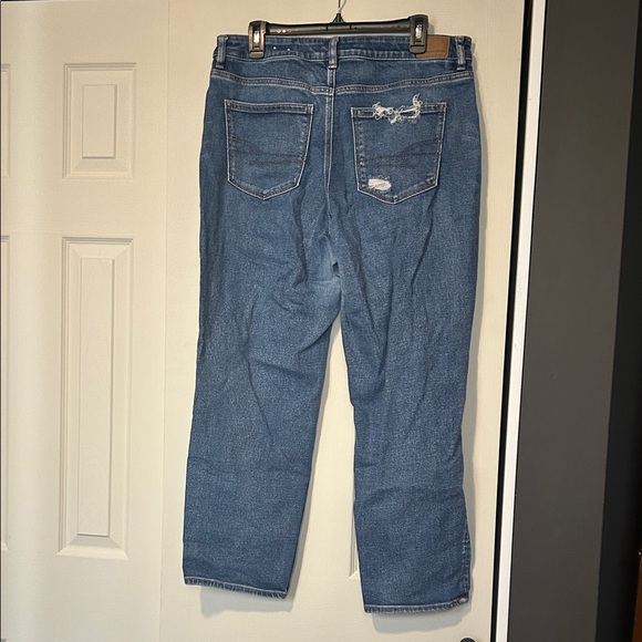 American Eagle Outfitters Mom Jeans - Picture 3 of 4